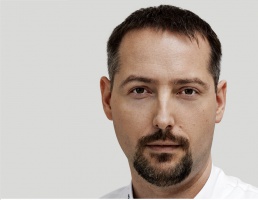 Dr n. med., lek. dent. Krzysztof Gończowski, specjalista stomatologii zachowawczej i endodoncji (foto: archiwum) „Farmakoterapia stanów zapalnych oraz bólu w stomatologii”
