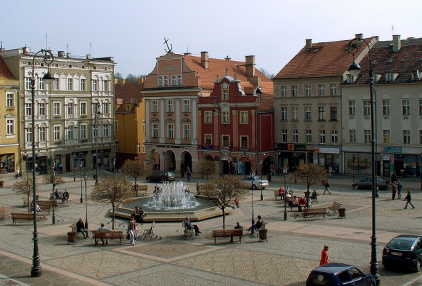 Wałbrzych z Centrum Stomatologii Szkolnej (foto: wikimedia) W Wałbrzychu działa Centrum Stomatologii Szkolnej