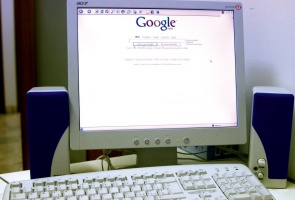 Google dentystą (foto: freeimages) Kochany Doktorze Google: mam problem z zębami