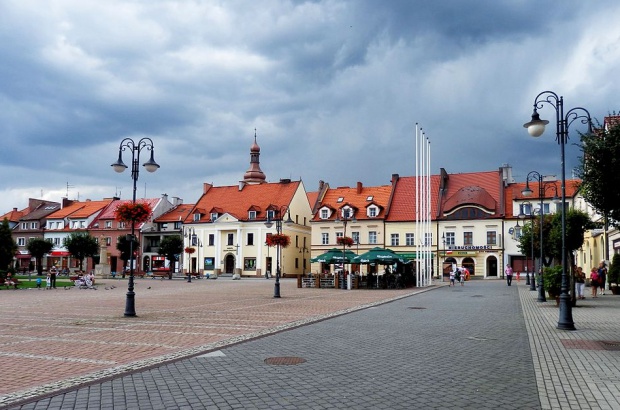 Władze Żor otaczają opieką uczniów klas drugich (źródło: Wikipedia) Dziecko u stomatologa: w Żorach nie oglądają się na Ministerstwo Zdrowia