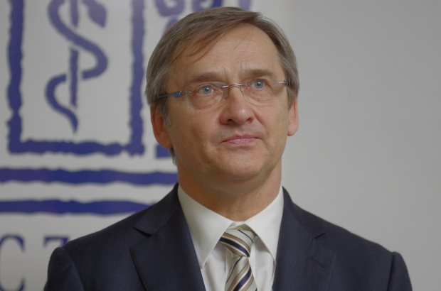 Maciej Hamankiewicz, prezes NRL (foto: Fotolia/PTWP) Promieniowanie jonizujące w gabinetach dentystycznych: walka lekarzy z … lekarzami
