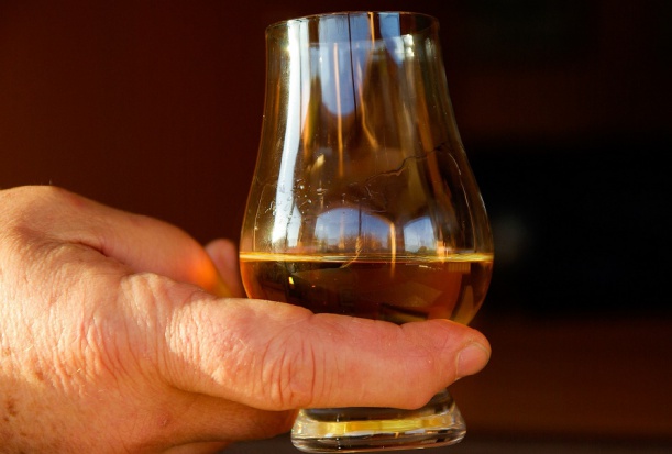 Dentysta alkoholik ma problemy (foto: pixabay) Sprawa dentysty alkoholika tkwi w sądzie