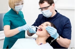 Lepsze szkolenie lekarzy dentystów (foto: freeimagesphotos) Dentyści ze stażem podyplomowym i specjalizacjami