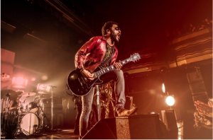 Lenny Kravitz (źródło: lennykravitz.com) Lenny Kravitz i kłopoty jego kliniki dentystycznej dla ubogich