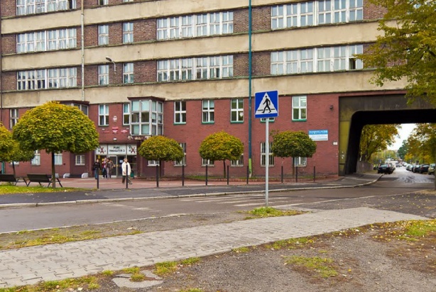 Śląski Uniwersytet Medyczny, Wydział Lekarski z Oddziałem Lekarsko - Dentystycznym w Zabrzu (źródło: Google maps) Kto chce pokierować Katedrą Protetyki i Materiałoznawstwa Stomatologicznego ŚUM