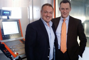 Aleksander Orzełowski (CEO Apollo Implant Components) - na zdj. po lewej oraz Jacek Nitecki (CEO MIS Poland) (foto: archiwum) Autoryzowane Centrum Frezowania zaczęło działać pod Łodzią