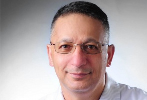prof. dr hab. n. med. Mansur Rahnama (foto: archiwum) Mansur Rahnama z tytułem profesora zwyczajnego