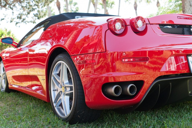 Szybkie samochody miłością dentysty (foto: pixabay) Jak dentysta do Ferrari dorabiał
