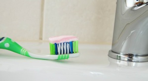 Czy pasty zmniejszające nadwrażliwość zębów rzeczywiście działają?