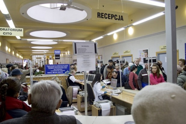 Kolejka do dentysty WHC o kolejce do dentysty w ramach NFZ : średni czas oczekiwania wzrósł z 7,6 do 8,5 miesiąca