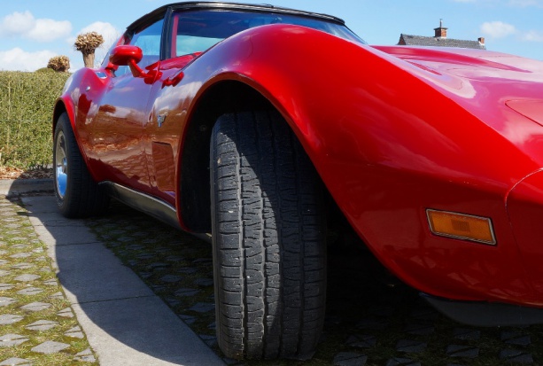 Samochód dentysta a VAT (foto: pixabay) Dentysta sprzedaje firmowe auto, co z VAT?