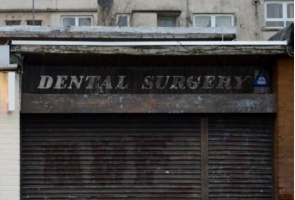 Koniec kariery "oszczędnego" dentysty Dentysta, który narażał zdrowie swoich pacjentów, ogłosił bankructwo