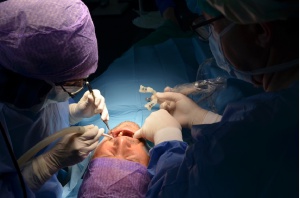 Wszczepienie implantu 3D w klinice Medico. Pierwszy na Podlasiu zabieg implantologiczny z użyciem technologii druku 3D