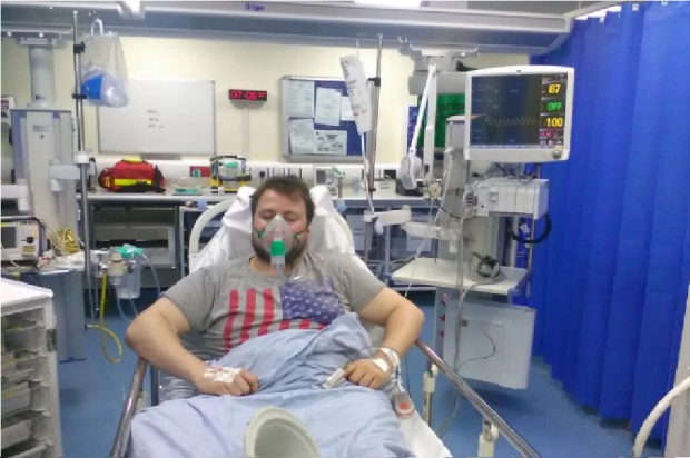 Ben Cronin po umyciu zębów Umył zęby „miętową” pastą i doznał wstrząsu anafilaktycznego