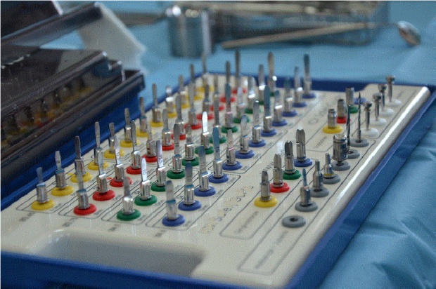 100 tys. rocznie wszczepionych implantów Rocznie wszczepia się w Polsce już 100 tys. implantów