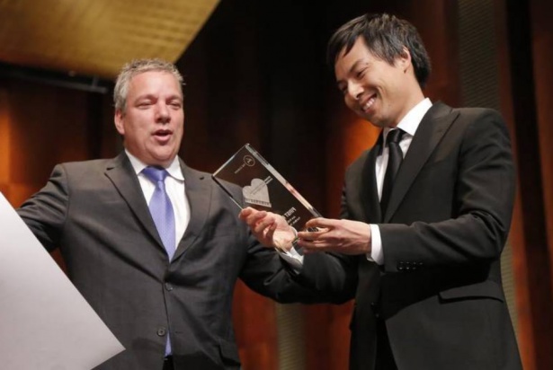 Thomas Yu periodontolog - pianista Periodontolog wirtuozem fortepianu