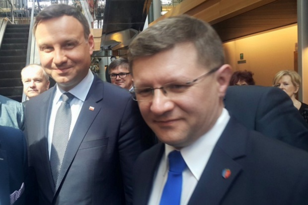 Radny z Żor Piotr Huzarewicz (foto: FB Piotr Huzarewicz) Żory: dentysta w każdej szkole (prawie)