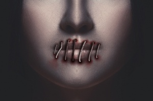 Halitoza wpływa na psychikę i życie społeczne pacjenta (fot. pixabay) Halitoza - powszechna i trudna do leczenia