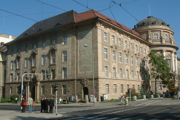 Collegium Maius UM w Poznaniu (źródło: Wikipedia) UM w Poznaniu poszukuje asystenta w Klinice Protetyki