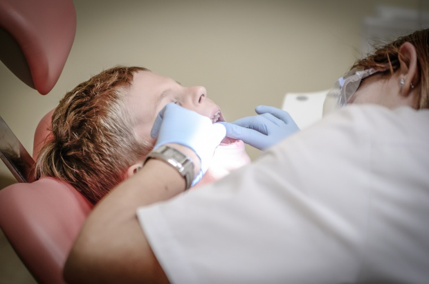 Stawki kapitacyjne w stomatologii? (fot. pixabay) Ministerstwo Zdrowia: nowy sposób na stomatologię dziecięcą