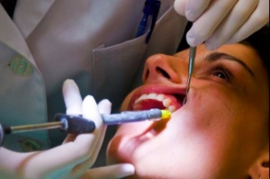 Za jakie usługi stomatologiczne Polak płaci najczęściej