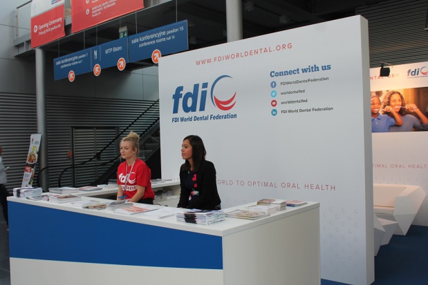 Nowe technologie w służbie dentystów (fot. infoDENT24.pl) FDI Poznań: nowa aplikacja mobilna - Oral Health Observatory