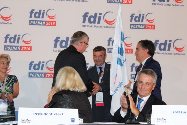 Przekazanie flagi FDI organizatorom FDI w Hiszpanii FDI w Poznaniu: szybki podgląd wydarzeń