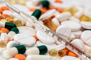NRL punktuje reklamy leków i suplementów diety (fot. pixabay) NRL: lekarze i lekarze dentyści nie powinni reklamować wyrobów medycznych