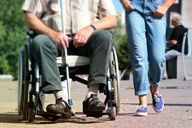 Osoba niepełnosprawna u dentysty (foto: pixabay) Co z opieką stomatologiczną nad osobami niepełnosprawnymi intelektualnie