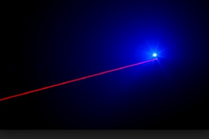 Definiowanie możliwości lasera w stomatologii (fot. Wikipedia) Laserem w bakterie