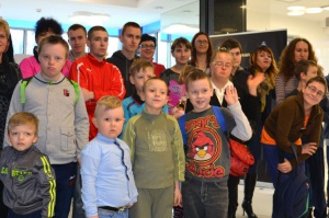 Podopieczni Fundacji dla Dzieci Vivadental (foto: Vivadental) Fundacja Vivadental zebrała 100 tys. zł na cele charytatywne