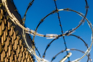 Możliwości wykonywania usług protetycznych dla więzienia w Krzywańcu (fot. pixabay) Krzywaniec: przetarg na leczenie protetyczne więźniów