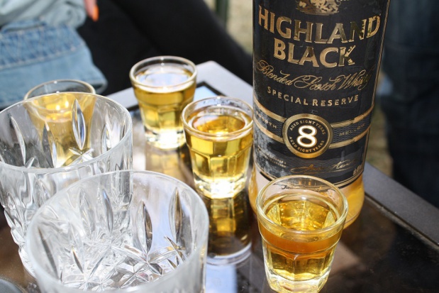 Kolacja zakrapiana alkoholem skończyła się w areszcie (fot. pixabay) Krewki dentysta aresztowany