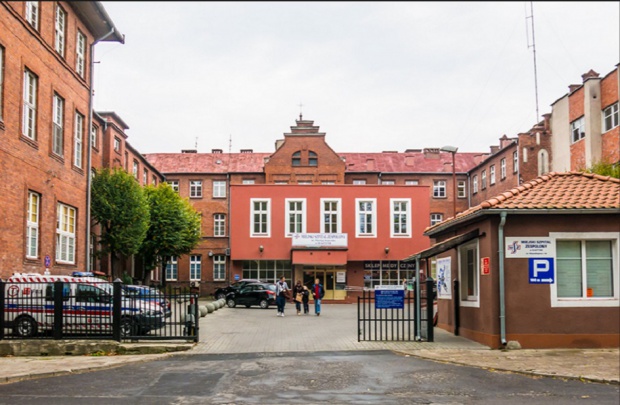 Miejski szpital w Olsztynie, w którym odbyła się operacja Pacjent z protezą stawu żuchwiowo-skroniowego czuje się dobrze