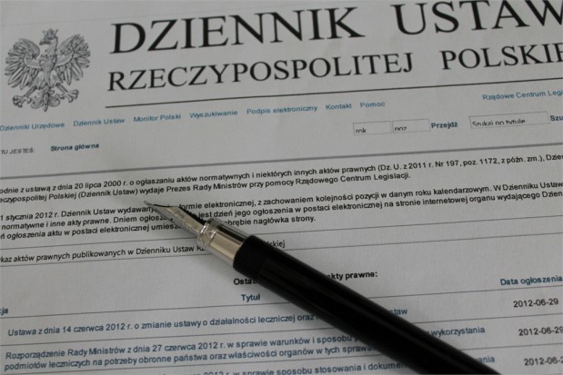 Ustawa, przywracająca staże podyplomowe, podpisana (fot. infoDENT24.pl) Staże podyplomowe stały się faktem. Prezydent podpisał ustawę