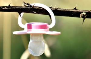 Walkę z maluchem o smoczek można skrócić do pięciu dni (fot. pixabay) Dentystki sposób na smoczek