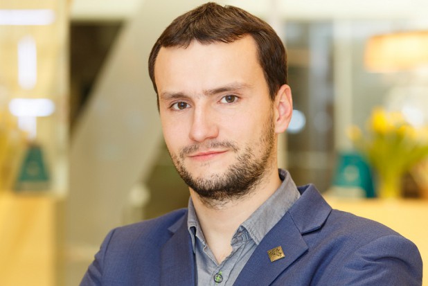 dr n. med. Maciej Michalak Zabieg z użyciem implantu anatomicznego