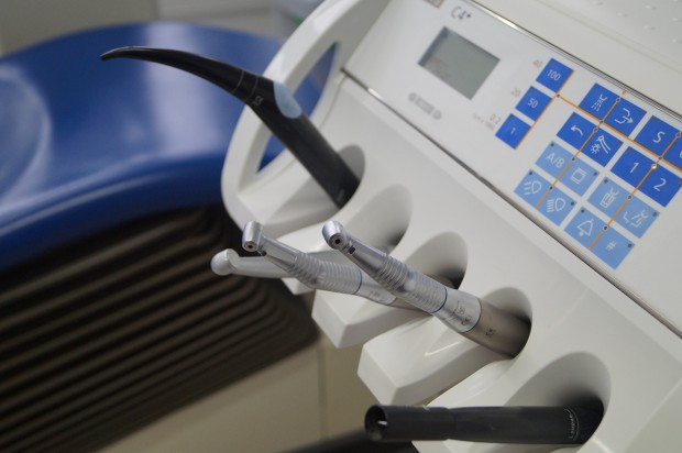 Ponad 40 proc. dentystów w USA nie dopełnia procedur bezpieczeństwa stosując podtlenek azotu (fot. pixabay) Uwaga na podtlenek azotu!