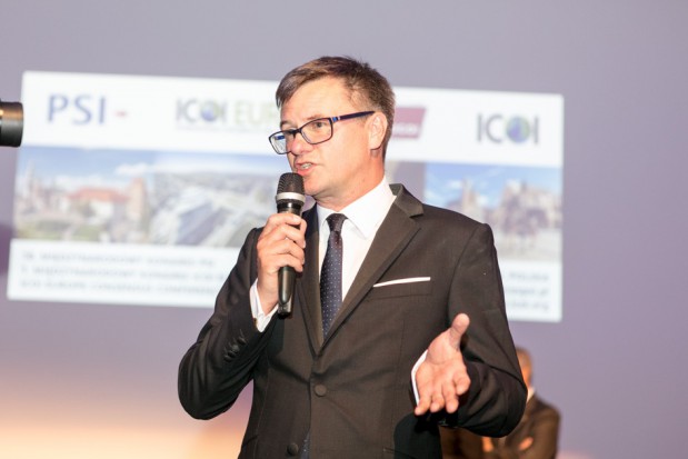 Dr n. med. Mariusz Duda, prezydent Polskiego Stowarzyszenia Implantologicznego (foto: Marek Galica) Implantolodzy w Krakowie: zaskoczeni, czasami rozgorączkowani, ale serdeczni