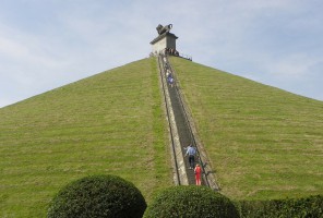 Pomnik upamiętniający bitwę pod Waterloo (fot. pixabay) Jak bitwa pod Waterloo na stomatologię wpłynęła