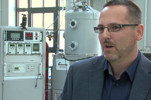 dr hab. inż. Witold Kaczorowski z Instytut Inżynierii Materiałowej Politechniki Łódzkiej (foto: PAP) Implanty z warstwą węglowo-krzemową