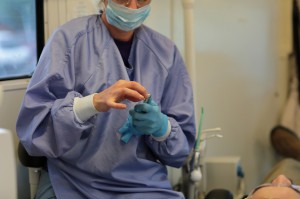 Połknął wiertło dentystyczne, nie dostał zadośćuczynienia (foto: flickr SupportPDX) Pacjent za połknięcie wiertła dentystycznego chciał 10 tys. zł