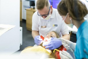 Polacy często chodzą do dentysty!? (fot. Dentim Clinic) Polacy wśród trzech nacji najczęściej odwiedzających dentystę?!