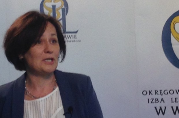 Prof. Dorota Olczak-Kowalczyk podczas wystąpienia na MSS (fot. archiwum) Pacjent z niedoborem odporności u dentysty