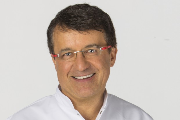 lek. med. chir. stom. Roman Borczyk z Kliniki Implantologii i Stomatologii Estetycznej (foto: archiwum). Roman Borczyk: próchnica utrudnia rozwój psychomotoryczny