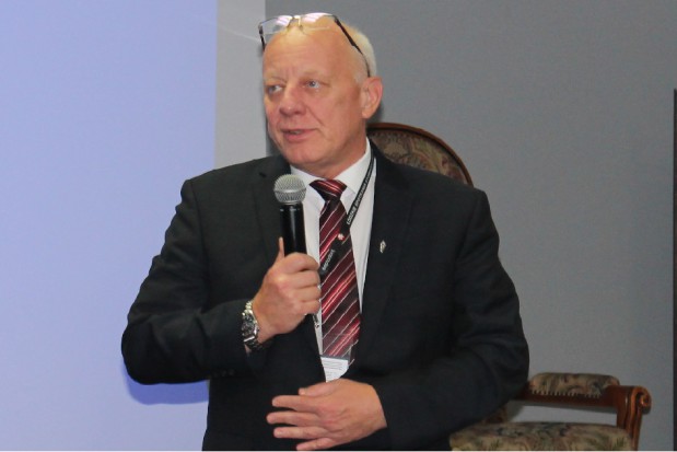 Leszek Dudziński podczas ŁSS Technicy dentystyczni chcą przyjmować pacjentów