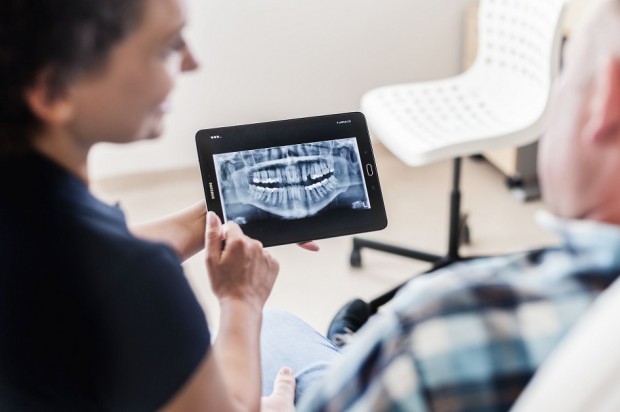 Osoby niepełnosprawne bez pomocy dentystycznej (foto: Dentator) Każdy niepełnosprawny ma próchnicę