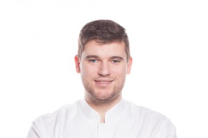 Lek. dent. Robert Białach, z kliniki Stankowscy & Białach Stomatologia (foto: archiwum) Jak przekonywać rodziców do korekcji wad zgryzu dzieci