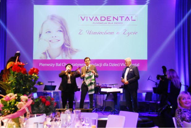 I bal charytatywny Fundacji dla Dzieci Vivadental (2016 r.). Fundacja dla Dzieci Vivadental uwrażliwia na oligodoncję