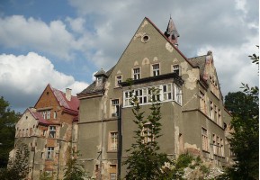 Szpital Miejski w Nowej Rudzie na Dolnym Śląsku (fot. Wikipedia) Nowa Ruda bez protetyki stomatologicznej
